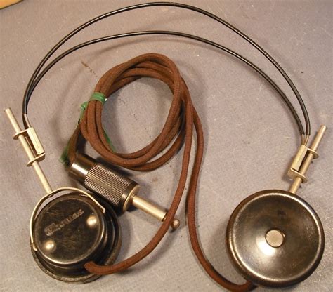 retro headphones|old vintage headphones.